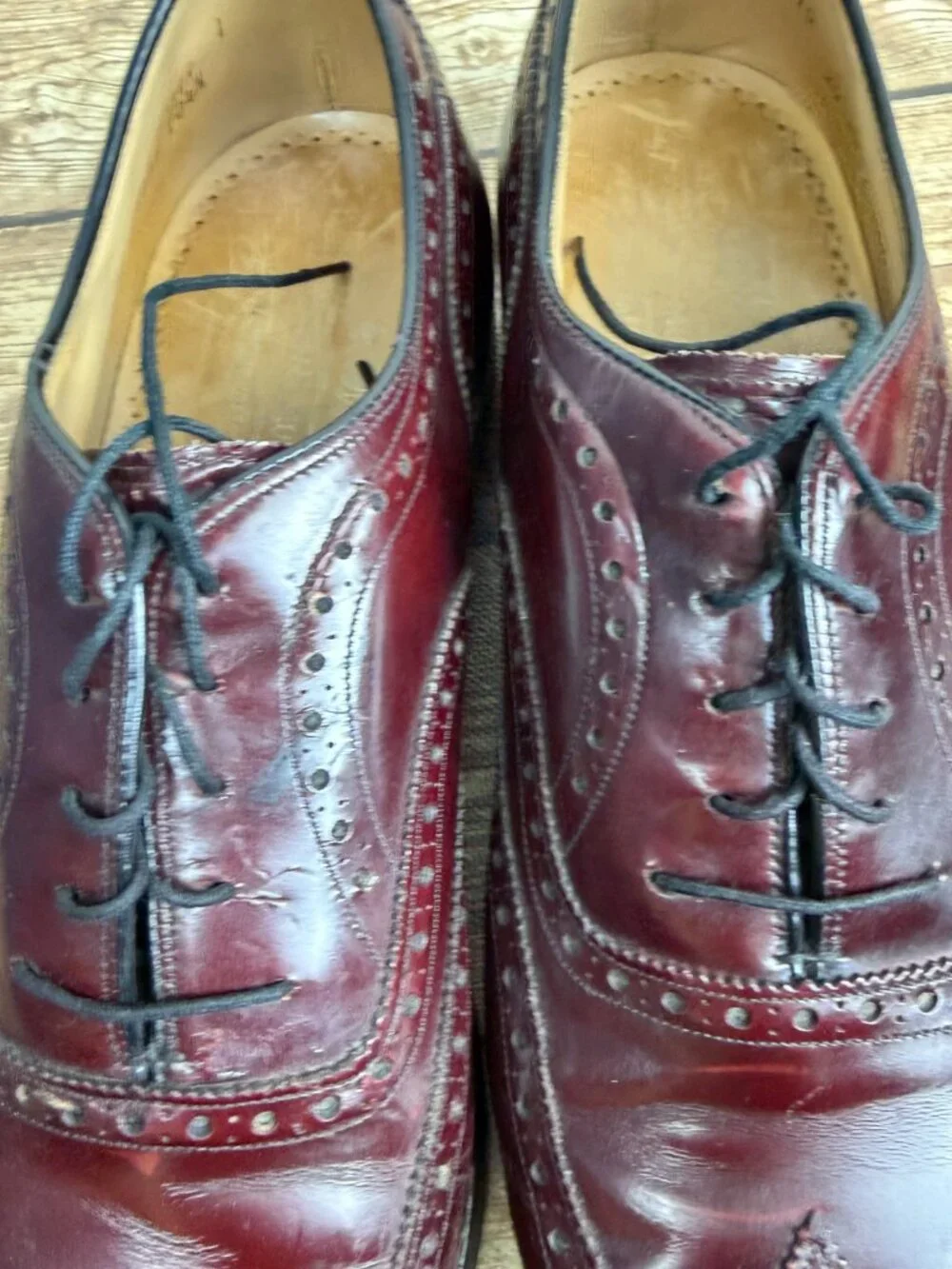 Johnston & Murphy Men's Size 10 Burgundy Brown Leather Wingtip Oxford Dress